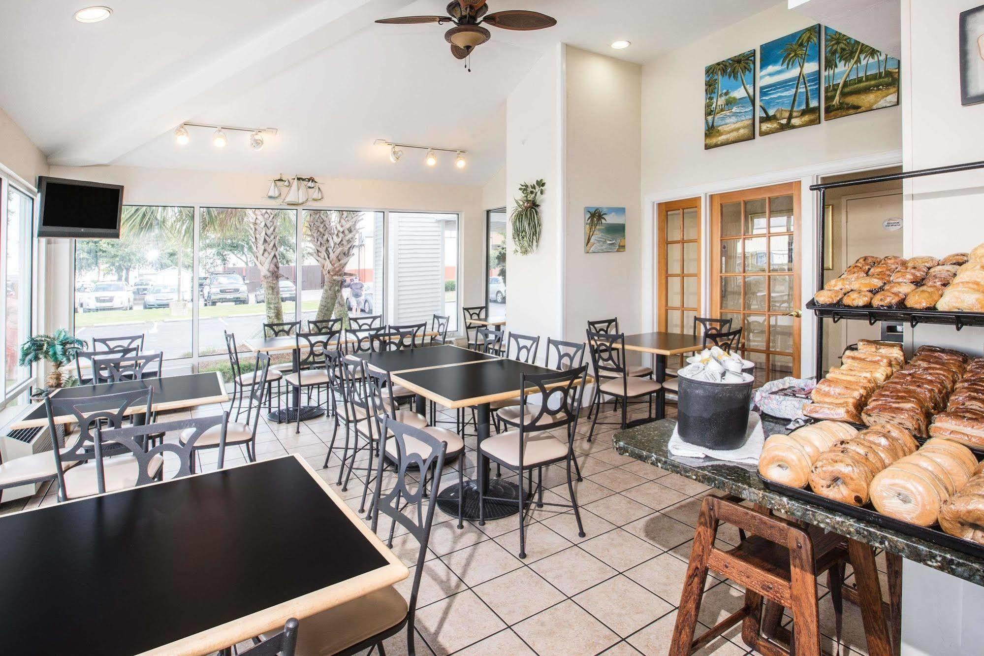Baymont By Wyndham Wilmington Exterior foto