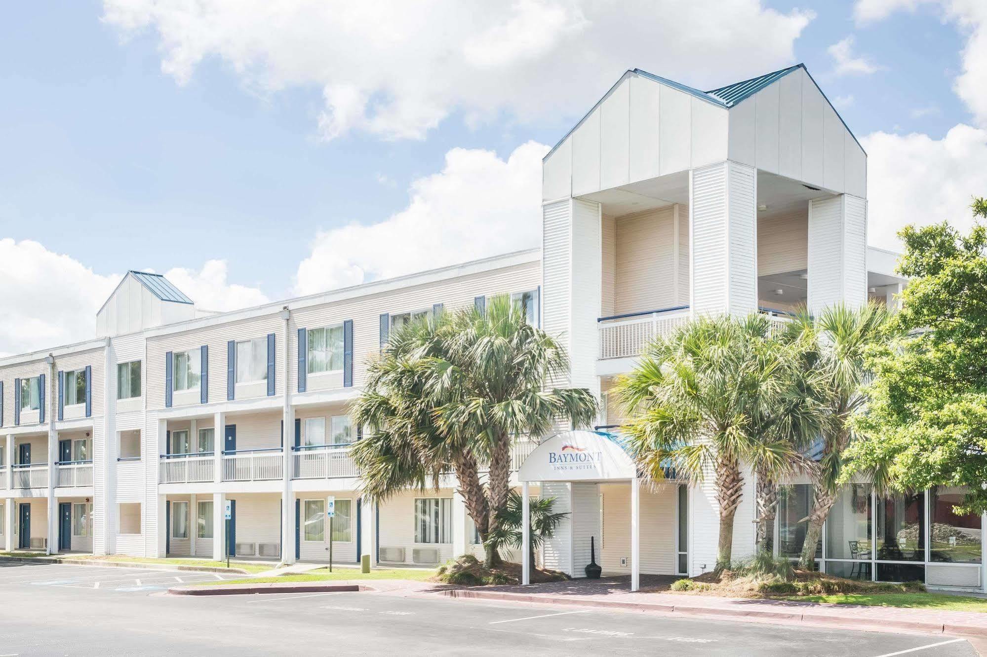 Baymont By Wyndham Wilmington Exterior foto