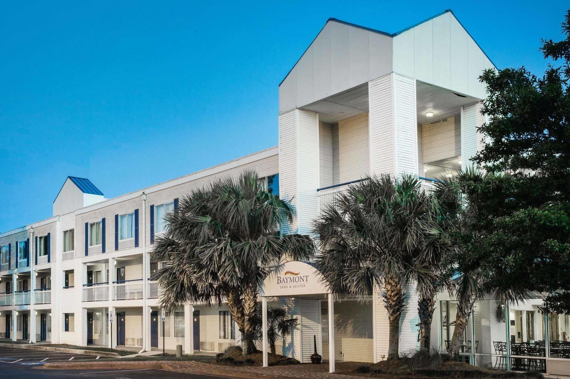 Baymont By Wyndham Wilmington Exterior foto