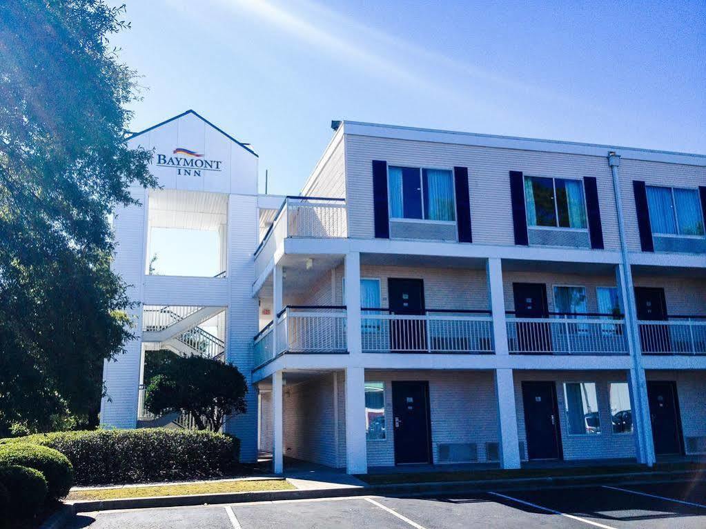 Baymont By Wyndham Wilmington Exterior foto